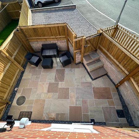 Modern, Two Double Bedroom House With Free Parking Chepstow Extérieur photo
