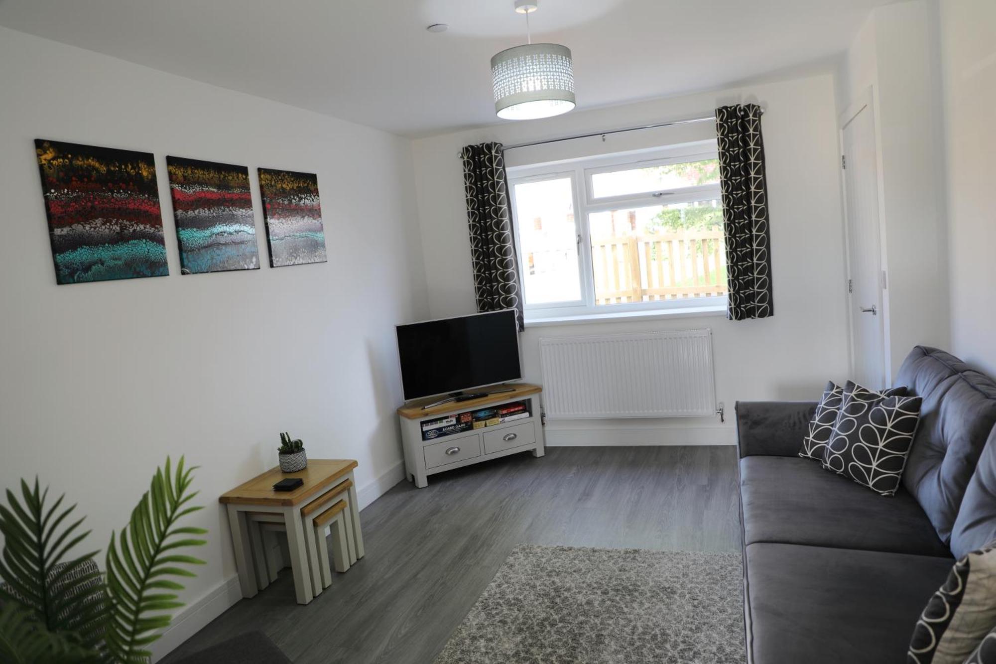 Modern, Two Double Bedroom House With Free Parking Chepstow Extérieur photo