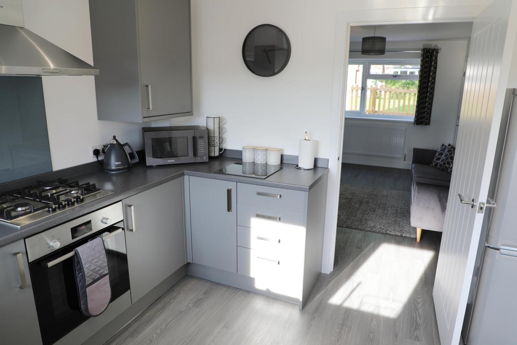 Modern, Two Double Bedroom House With Free Parking Chepstow Extérieur photo