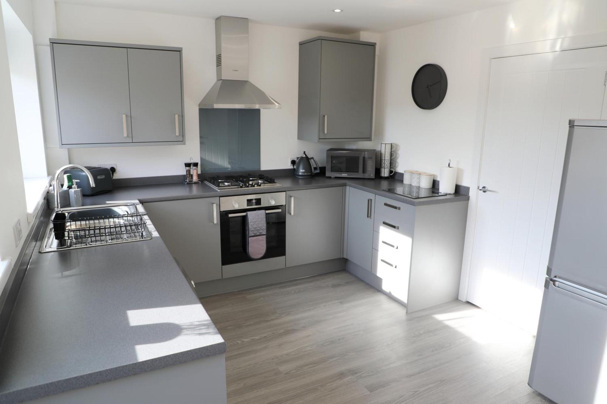 Modern, Two Double Bedroom House With Free Parking Chepstow Extérieur photo