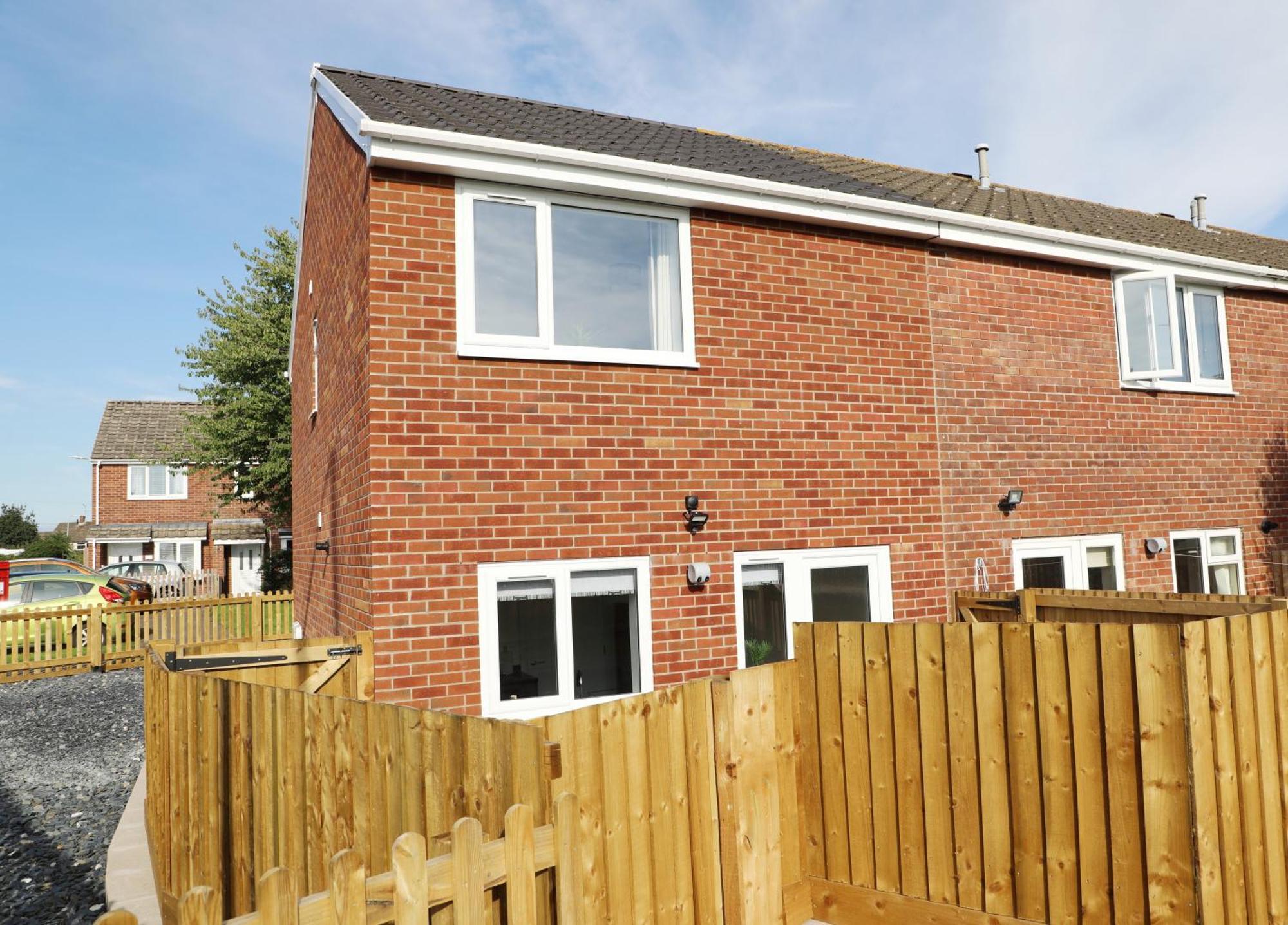 Modern, Two Double Bedroom House With Free Parking Chepstow Extérieur photo
